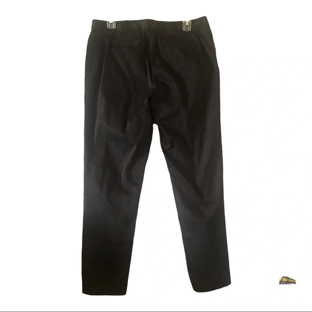 Beautiful Women’s MK Black Crops Size 8 in Excellent Used Condition